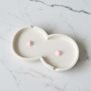 NWT Boob Ashtray – Handmade – Light Skin Tone